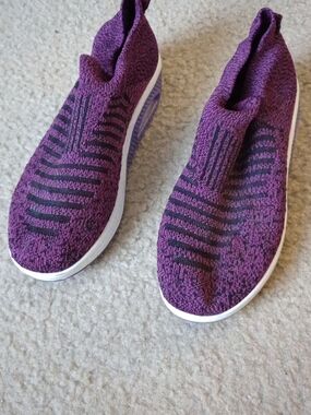 Kids Slip-On Knit Sneakers in Deep Purple